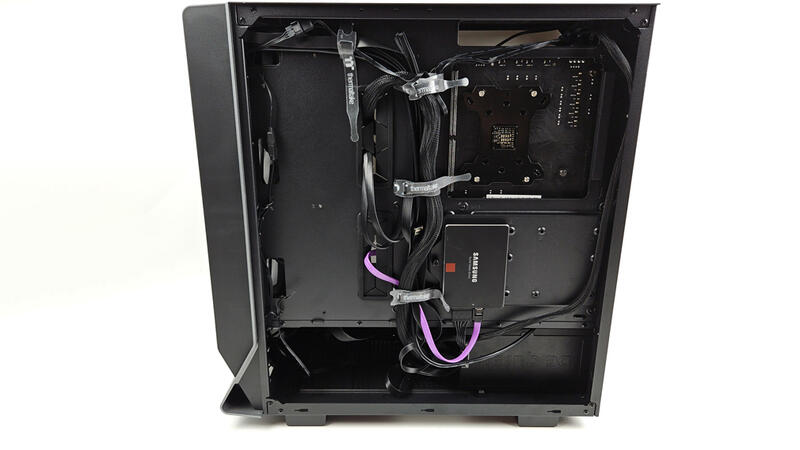 Thermaltake_Ceres_300_ARGB-Bild08 Thermaltake_Ceres_300_ARGB-Bild08