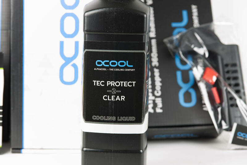 Alphacool Core Hurrican 360mm XT45 HardTube Coolant Alphacool Core Hurrican 360mm XT45 HardTube Coolant