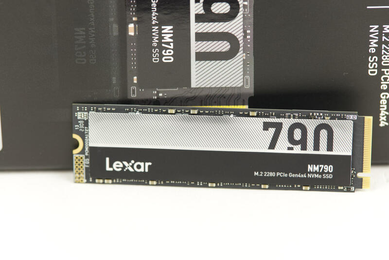 Lexar NM790
