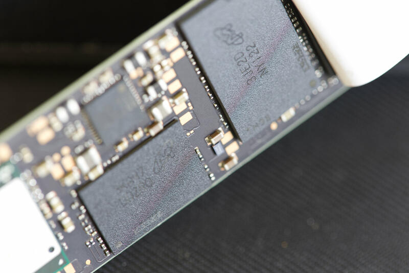 Crucial P5 Plus Micron-Chips- 3JE2D-NYI22 Crucial P5 Plus Micron-Chips- 3JE2D-NYI22