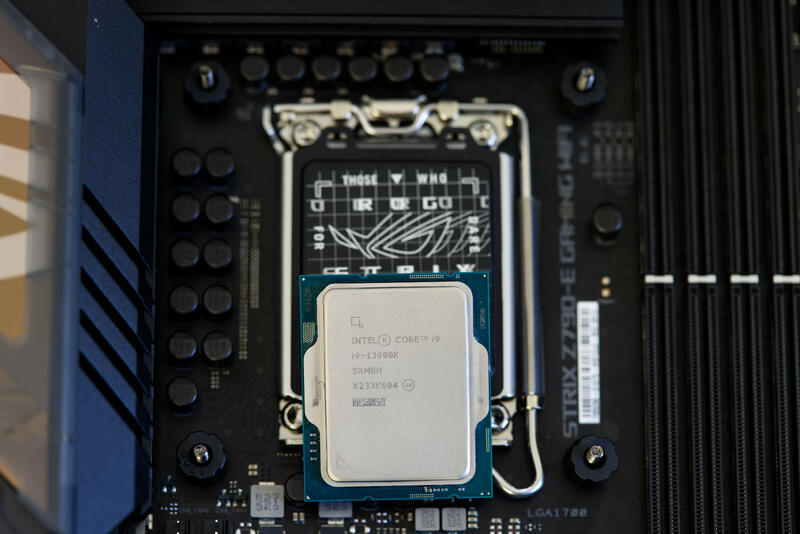 Intel Core i9-13900K ASUS-ROG-Motherboard Intel Core i9-13900K ASUS-ROG-Motherboard