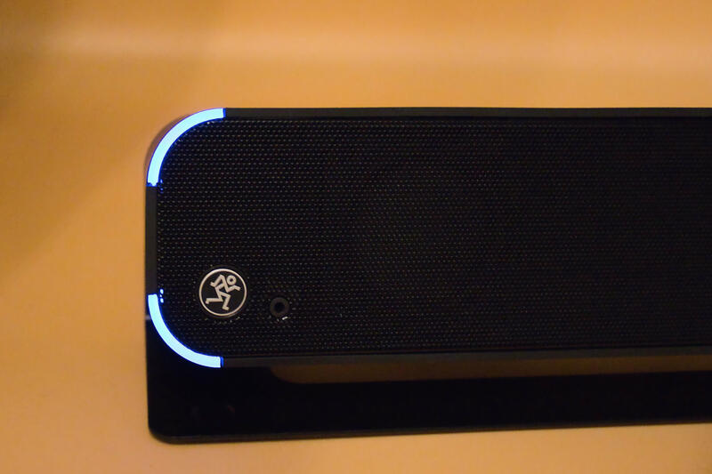 Mackie CR2-X Bar Pro Licht