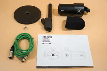 Mackie EM-99B Lieferumfang