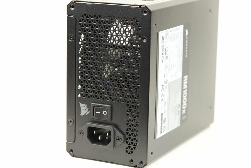 Corsair RM1000x Shift Seitenansicht Corsair RM1000x Shift Seitenansicht