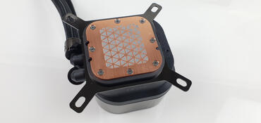 ICUE-LINK-H150i-LCD_Bild05_1