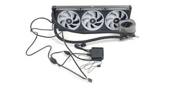 ICUE-LINK-H150i-LCD_Bild08_1