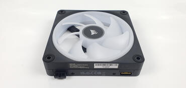 ICUE-LINK-H150i-LCD_Bild09
