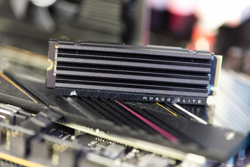 Corsair MP600 ELITE Einbau Corsair MP600 ELITE Einbau