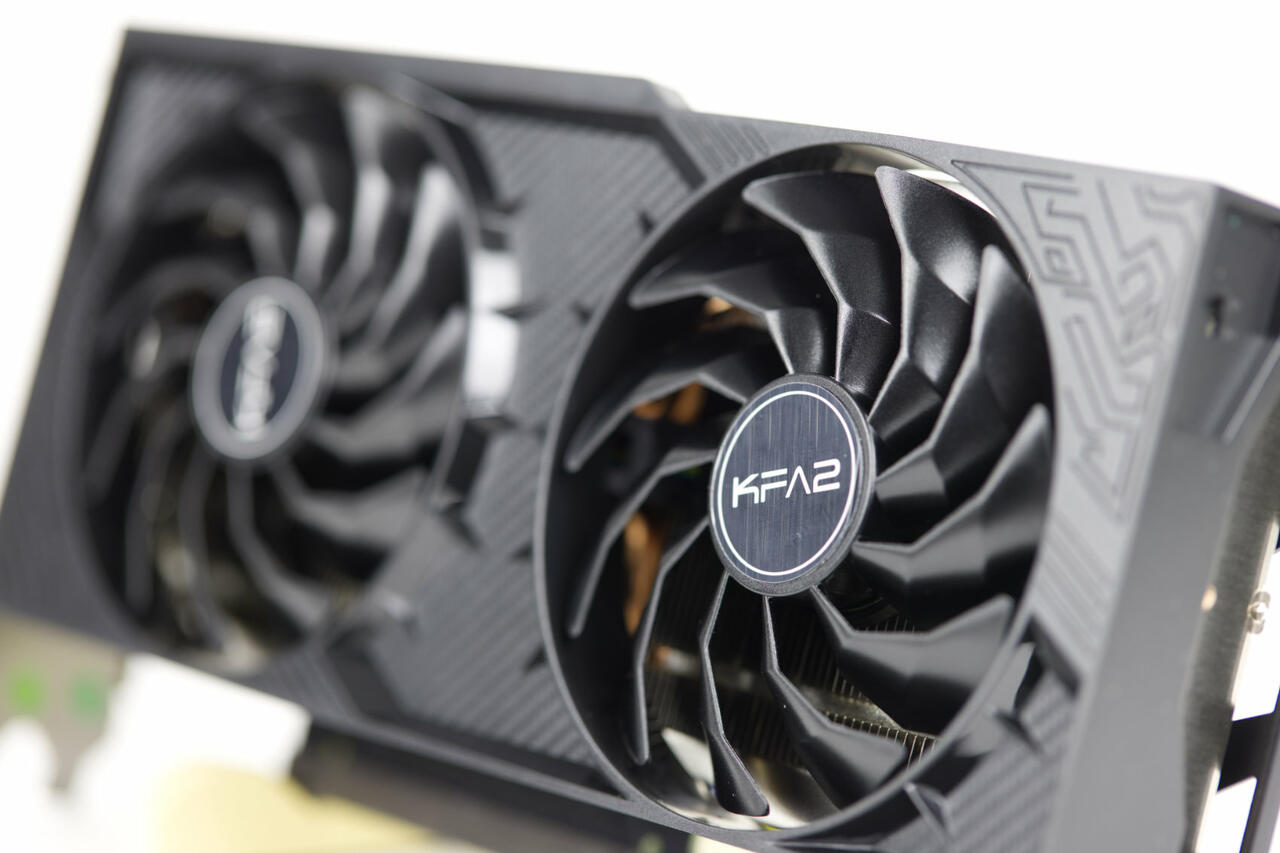 KFA2 GeForce RTX 4070 SUPER OC 2X - Lüfter  Bild © PCMasters.de