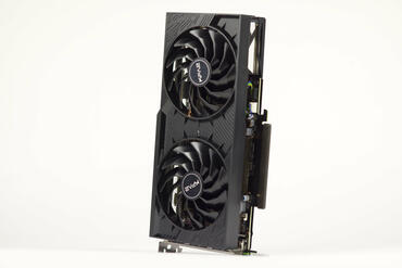KFA2 GeForce RTX 4070 Super 1-Click OC 2X im Test/Review