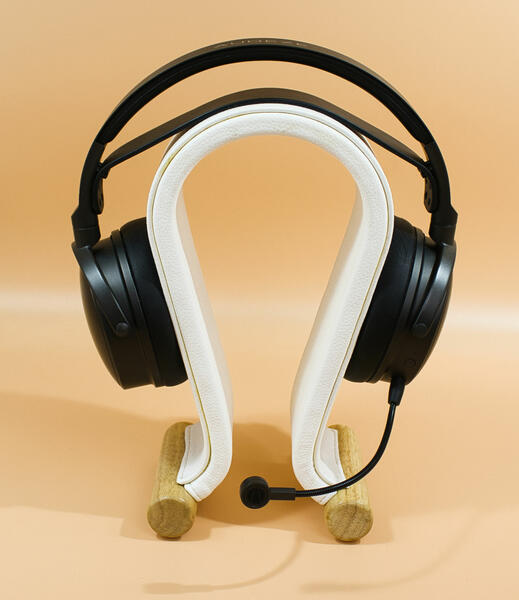 Audeze Maxwell Ansicht von vorne mit Mikrofon Audeze Maxwell Ansicht von vorne mit Mikrofon