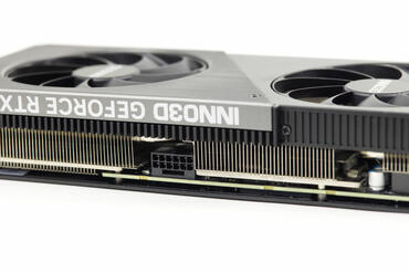 INNO3D GeForce RTX 4070 Ti SUPER Twin X2 12VHPWR-Stecke