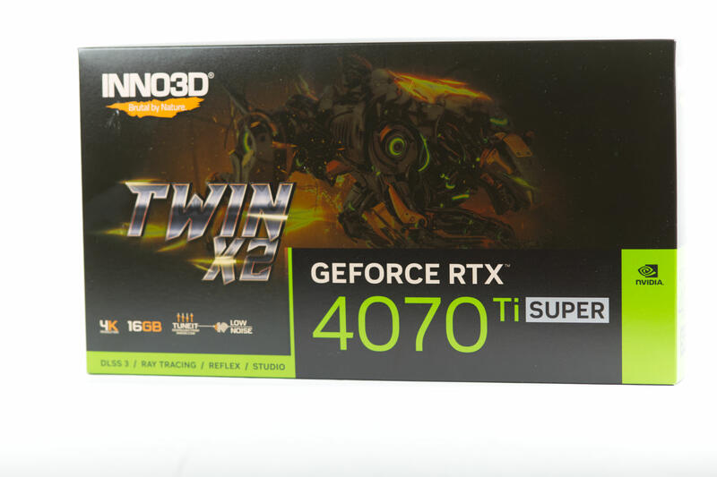 INNO3D GeForce RTX 4070 Ti SUPER Twin X2 -Verpackung INNO3D GeForce RTX 4070 Ti SUPER Twin X2 -Verpackung