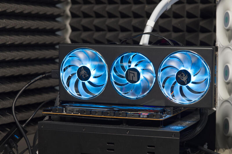 PowerColor Radeon RX 7900 GRE Hellhound - Beleuchtung PowerColor Radeon RX 7900 GRE Hellhound - Beleuchtung