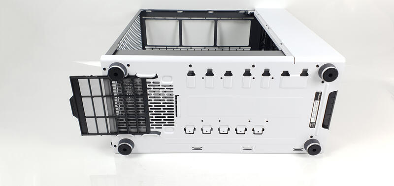 Fractal Design North XL - Unterseite