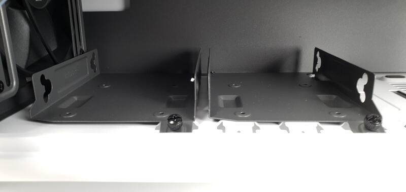 Fractal Design North XL - HDD Halterungen