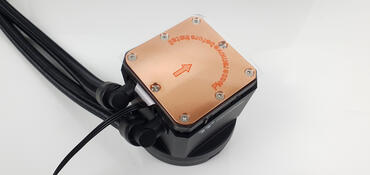 Thermaltake TOUGHLIQUID Ultra 420 RGB - Pumpe Unten