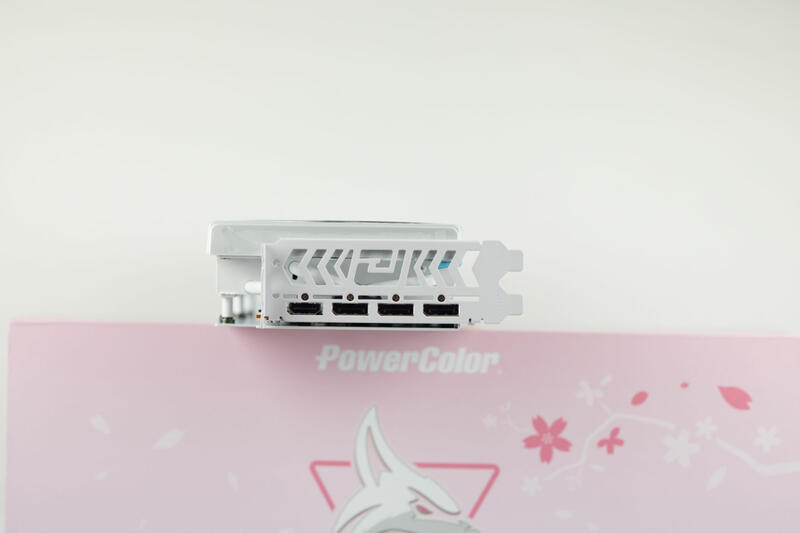 PowerColor Radeon RX 7800 XT Sakura Hellhound Anschlüsse PowerColor Radeon RX 7800 XT Sakura Hellhound Anschlüsse