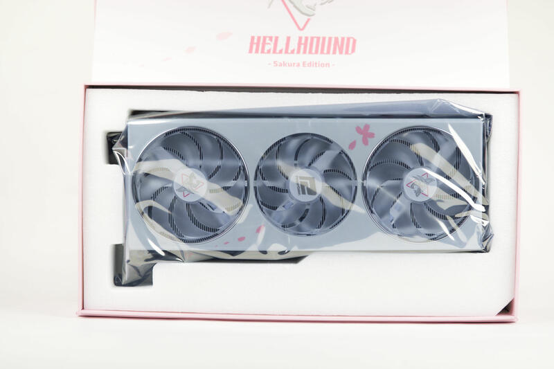 PowerColor Radeon RX 7800 XT Sakura Hellhound Lieferumfang 2 PowerColor Radeon RX 7800 XT Sakura Hellhound Lieferumfang 2