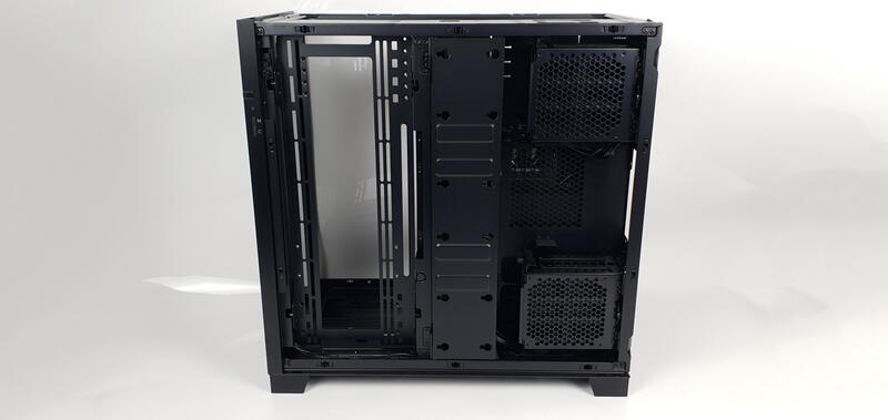 Lian Li O11 Dynamic EVO XL - Gehäuse offen links Lian Li O11 Dynamic EVO XL - Gehäuse offen links