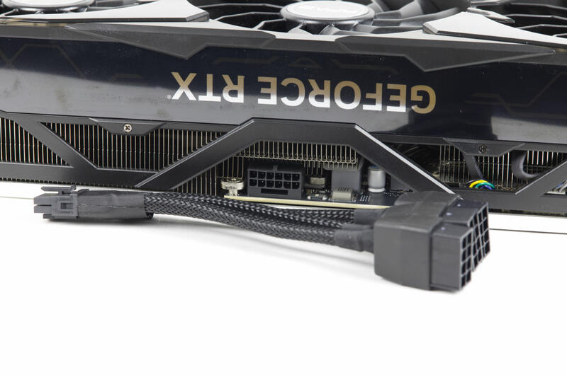 KFA2 GeForce RTX 4080 SUPER SG 12VHPWR-Stecker KFA2 GeForce RTX 4080 SUPER SG 12VHPWR-Stecker