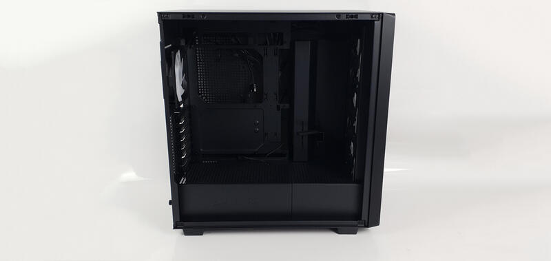 Sharkoon Rebel C70G RGB - Linke Seite offen Sharkoon Rebel C70G RGB - Linke Seite offen