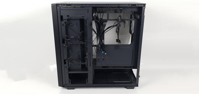 Sharkoon Rebel C70G RGB - Rechte Seite offen Sharkoon Rebel C70G RGB - Rechte Seite offen