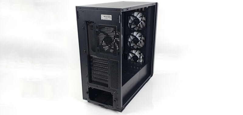 Sharkoon Rebel C70G RGB - Kühlkonzept Sharkoon Rebel C70G RGB - Kühlkonzept