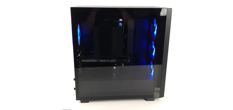 Sharkoon Rebel C70G RGB - Seite mit Beleuchtung Sharkoon Rebel C70G RGB - Seite mit Beleuchtung
