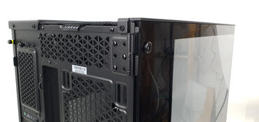 Corsair 6500X - Scharnier