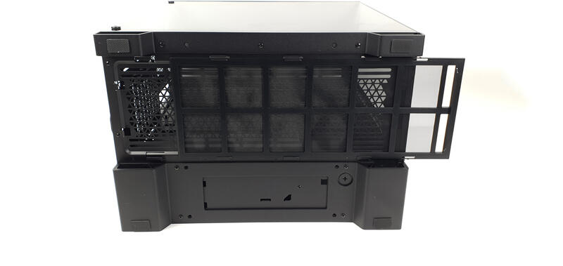 Corsair 6500X - Unterseite