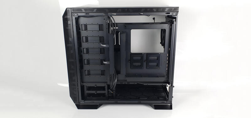 be quiet! Dark Base Pro 901 - linke Seite geöffnet be quiet! Dark Base Pro 901 - linke Seite geöffnet