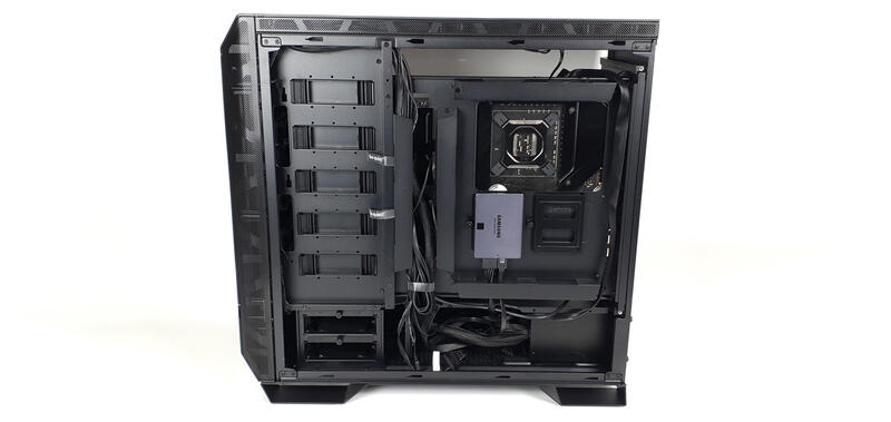 be quiet! Dark Base Pro 901 - Hardware verbaut links be quiet! Dark Base Pro 901 - Hardware verbaut links