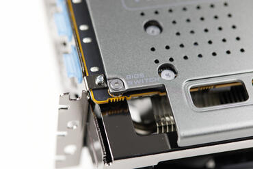 Sapphire Radeon RX 7700 XT Nitro+ BIOS-Switch