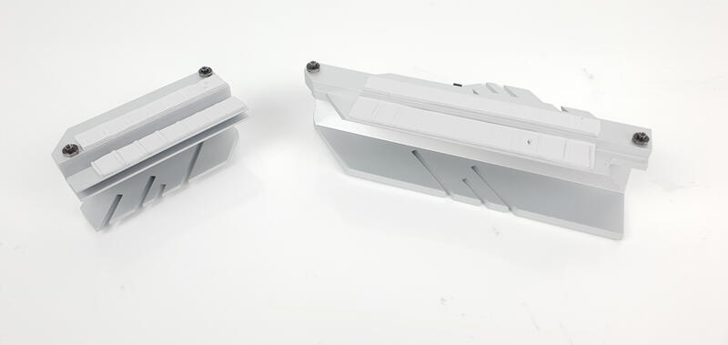 Biostar B760A-Silver - Spannungswandler-Kühler Unterseite Biostar B760A-Silver - Spannungswandler-Kühler Unterseite
