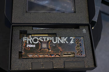 Sapphire Radeon RX 7700 XT Frostpunk 2 Rückseite