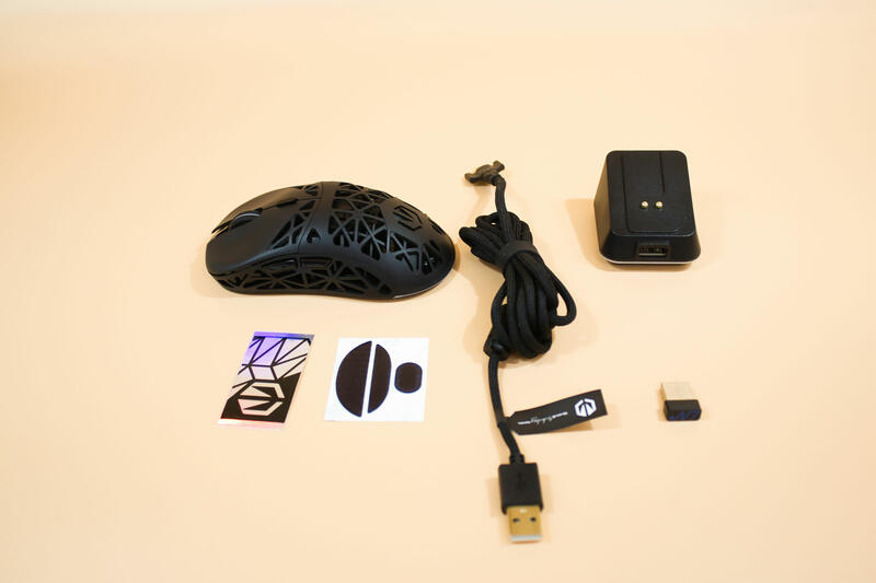 ENDORFY LIV Plus Wireless Lieferumfang ENDORFY LIV Plus Wireless Lieferumfang