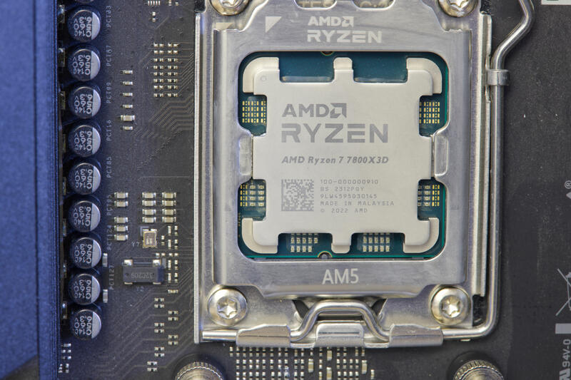 AMD Ryzen 7 7800X3D AMD Ryzen 7 7800X3D