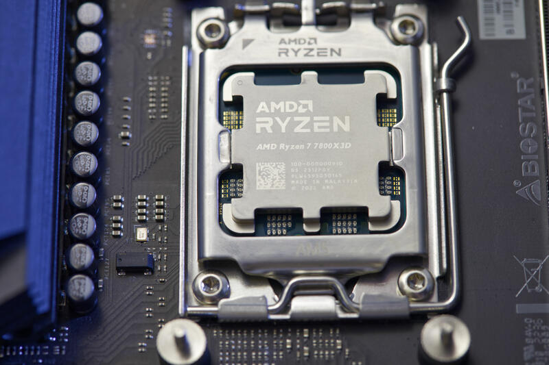 AMD Ryzen 7 7800X3D AMD Ryzen 7 7800X3D