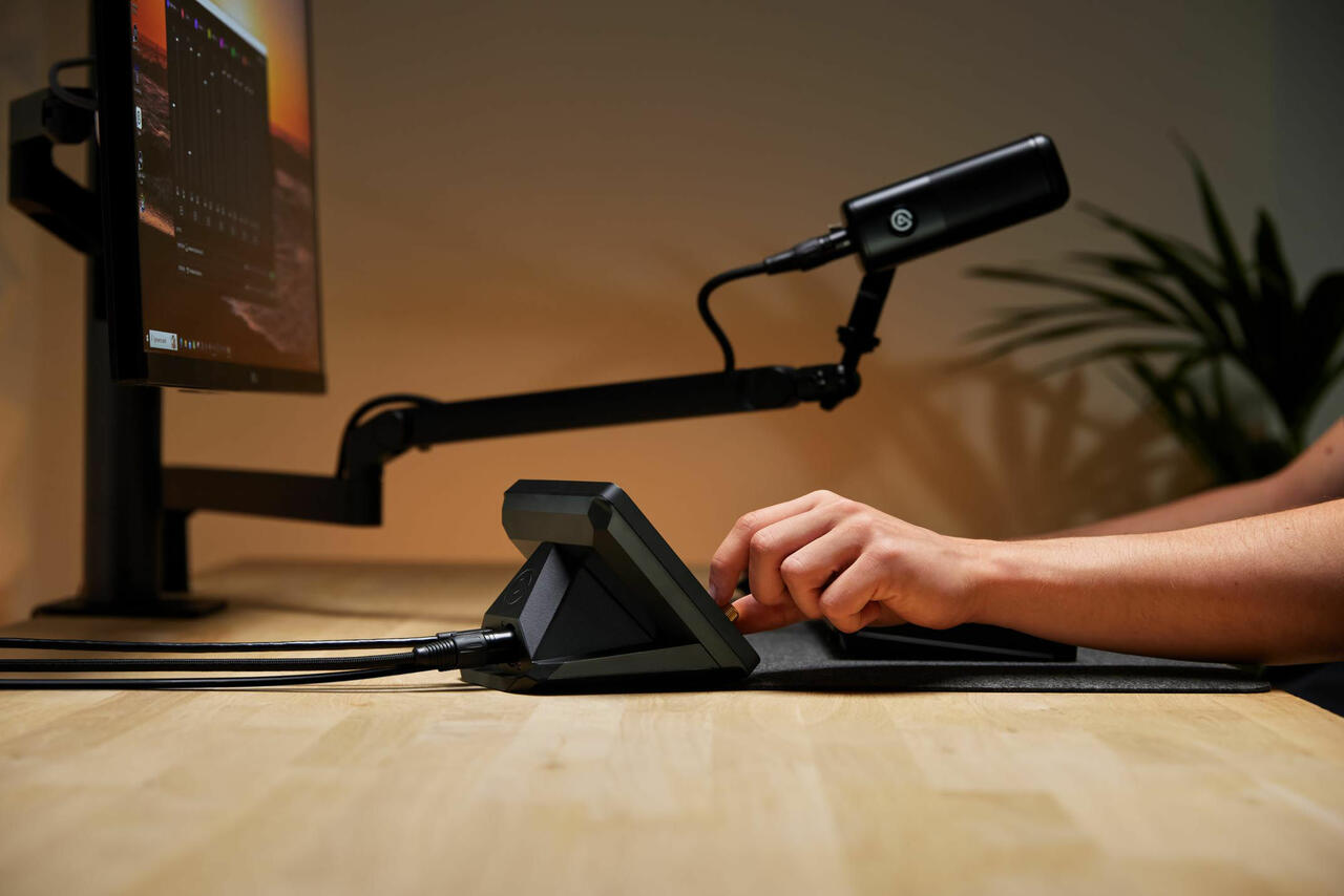 Stream Deck + mit neuem XLR-Dock und USB-Hub  Bild © Elgato