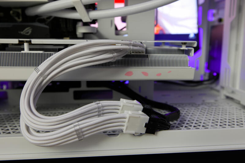 Sleeved vs Normale-Kabel anschließen Sleeved vs Normale-Kabel anschließen