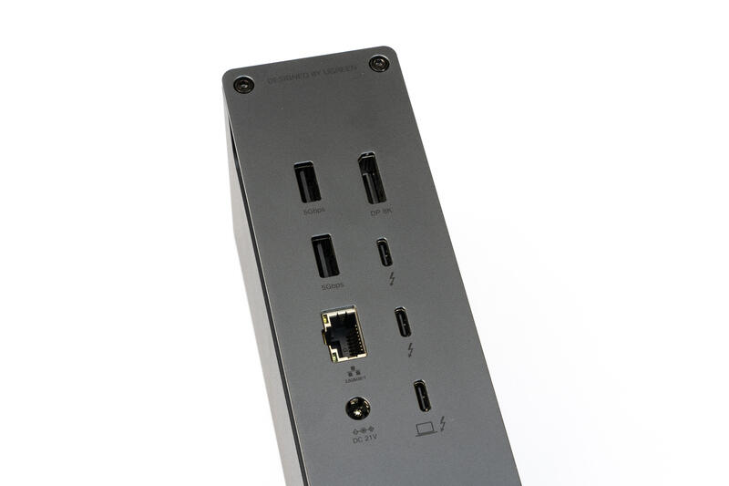 Ugreen Revodok Max 213 Anschlüsse hinten Ugreen Revodok Max 213 Anschlüsse hinten