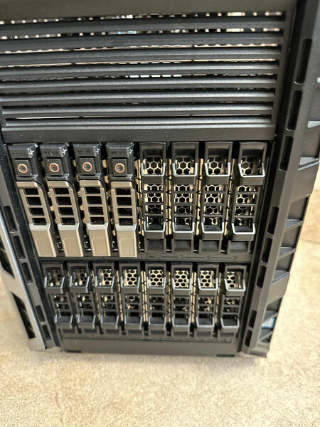 Dell PowerEdge Server Dell PowerEdge Server