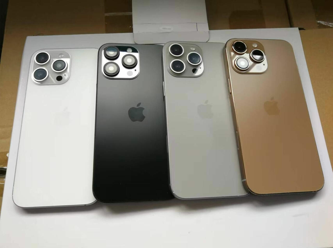 Apple iPhone 16 Lineup Dummies  Bild © @markgurman auf X