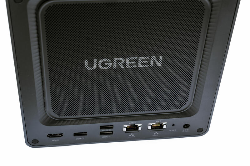 Ugreen DXP4800 Plus hintere Anschlüsse Ugreen DXP4800 Plus hintere Anschlüsse