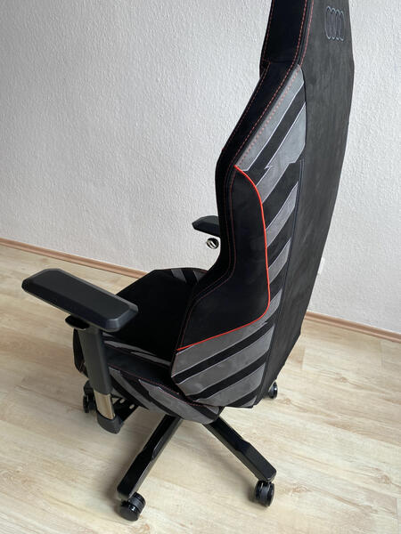 Quersus VAOS.3 Audi 038 Stuhl Model 02 Quersus VAOS.3 Audi 038 Stuhl Model 02