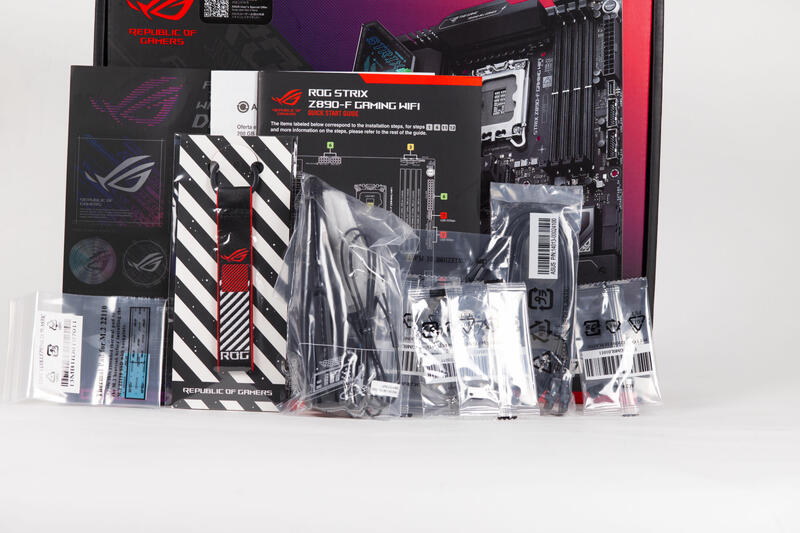 ASUS ROG Strix Z890 F Gaming WIFI Lieferumfang ASUS ROG Strix Z890 F Gaming WIFI Lieferumfang