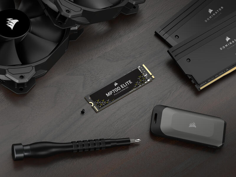 Corsair MP700 ELITE PCIe 5.0 SSD Corsair MP700 ELITE PCIe 5.0 SSD