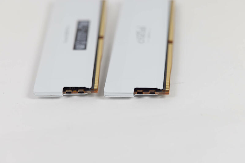 Crucial DDR5 Pro Overclocking RAM Seitenansicht Crucial DDR5 Pro Overclocking RAM Seitenansicht