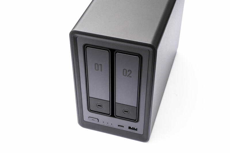 Ugreen NASync DXP2800 Front Ugreen NASync DXP2800 Front
